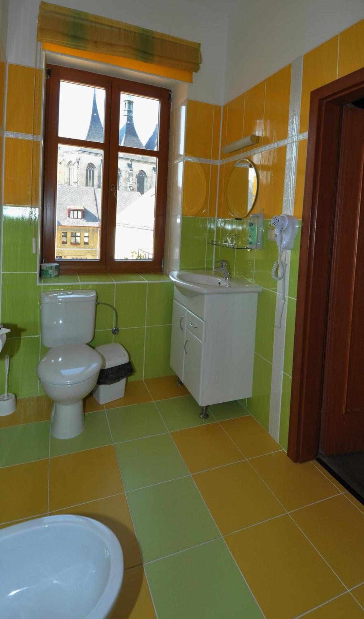 Hotel U Radnice Лоуни Екстериор снимка