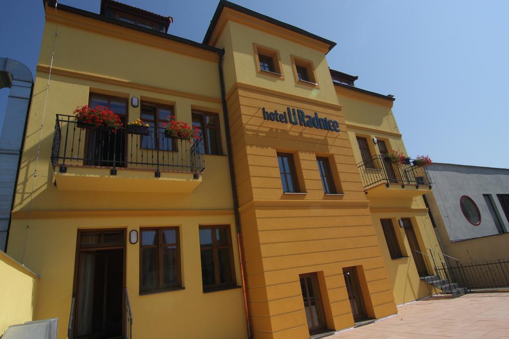 Hotel U Radnice Лоуни Екстериор снимка