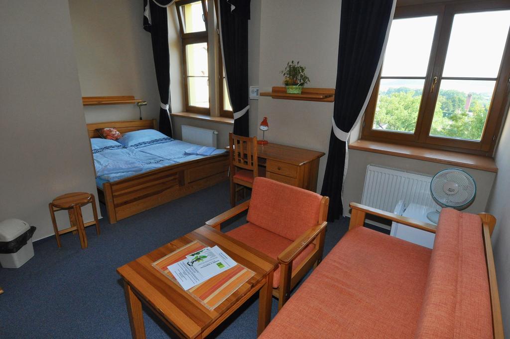 Hotel U Radnice Лоуни Екстериор снимка
