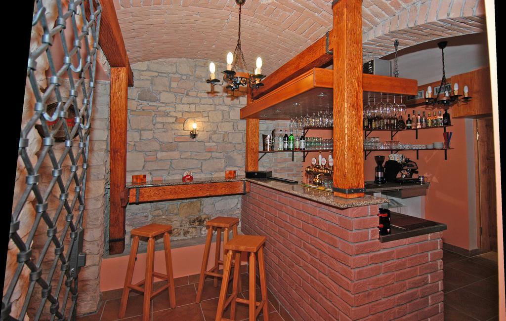 Hotel U Radnice Лоуни Екстериор снимка