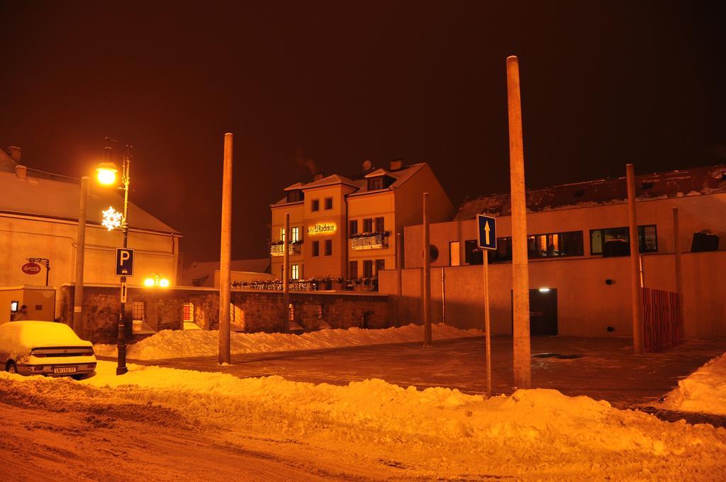 Hotel U Radnice Лоуни Екстериор снимка