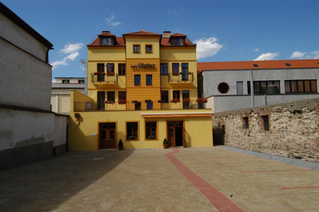 Hotel U Radnice Лоуни Екстериор снимка