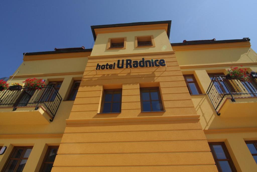 Hotel U Radnice Лоуни Екстериор снимка