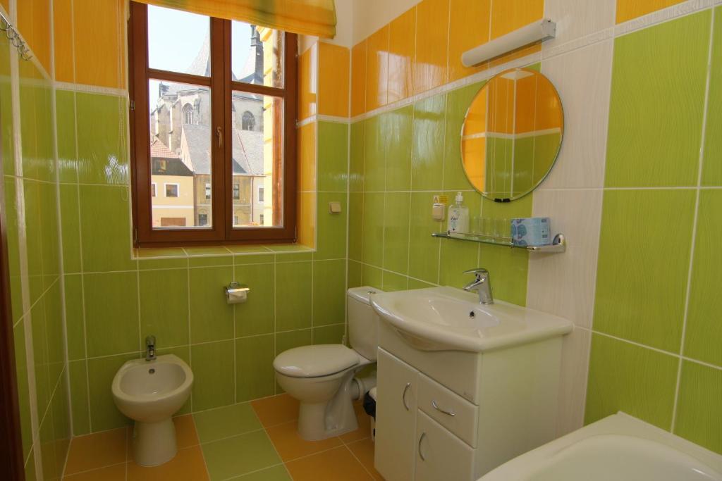 Hotel U Radnice Лоуни Екстериор снимка