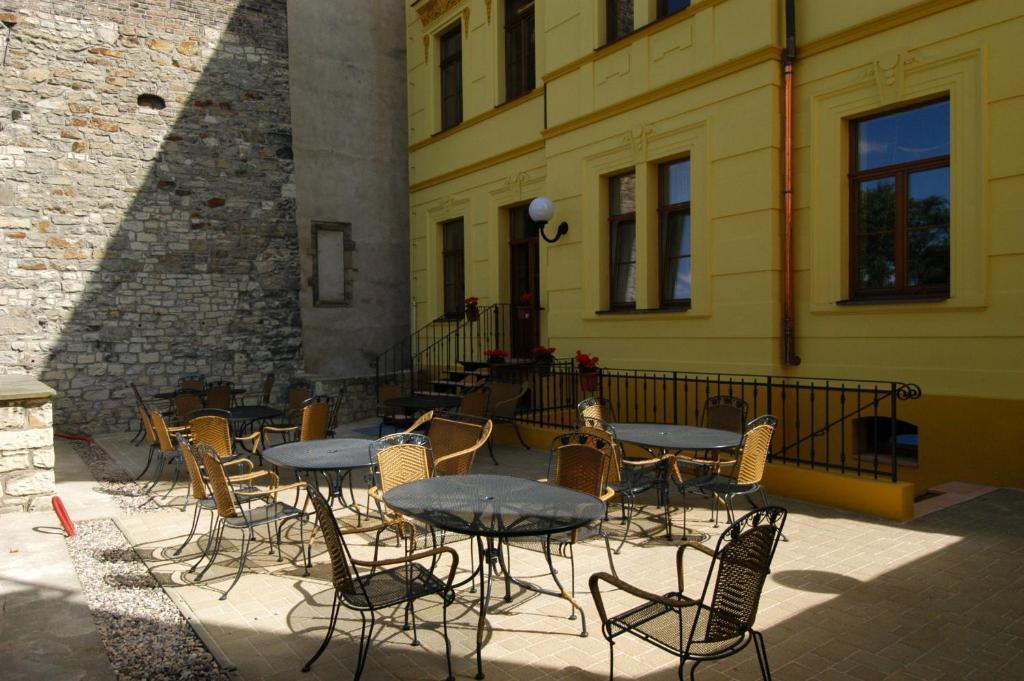 Hotel U Radnice Лоуни Екстериор снимка
