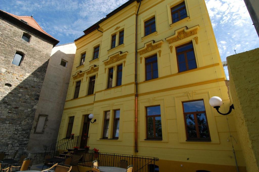 Hotel U Radnice Лоуни Екстериор снимка